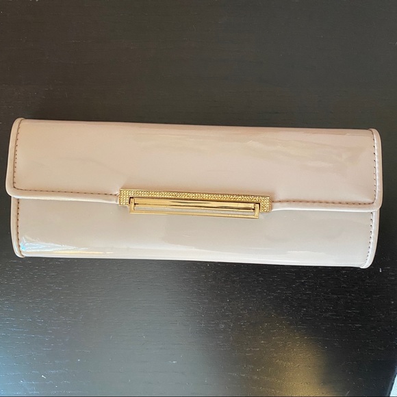 NWT aldo nude clutch with gold chain - Picture 1 of 4